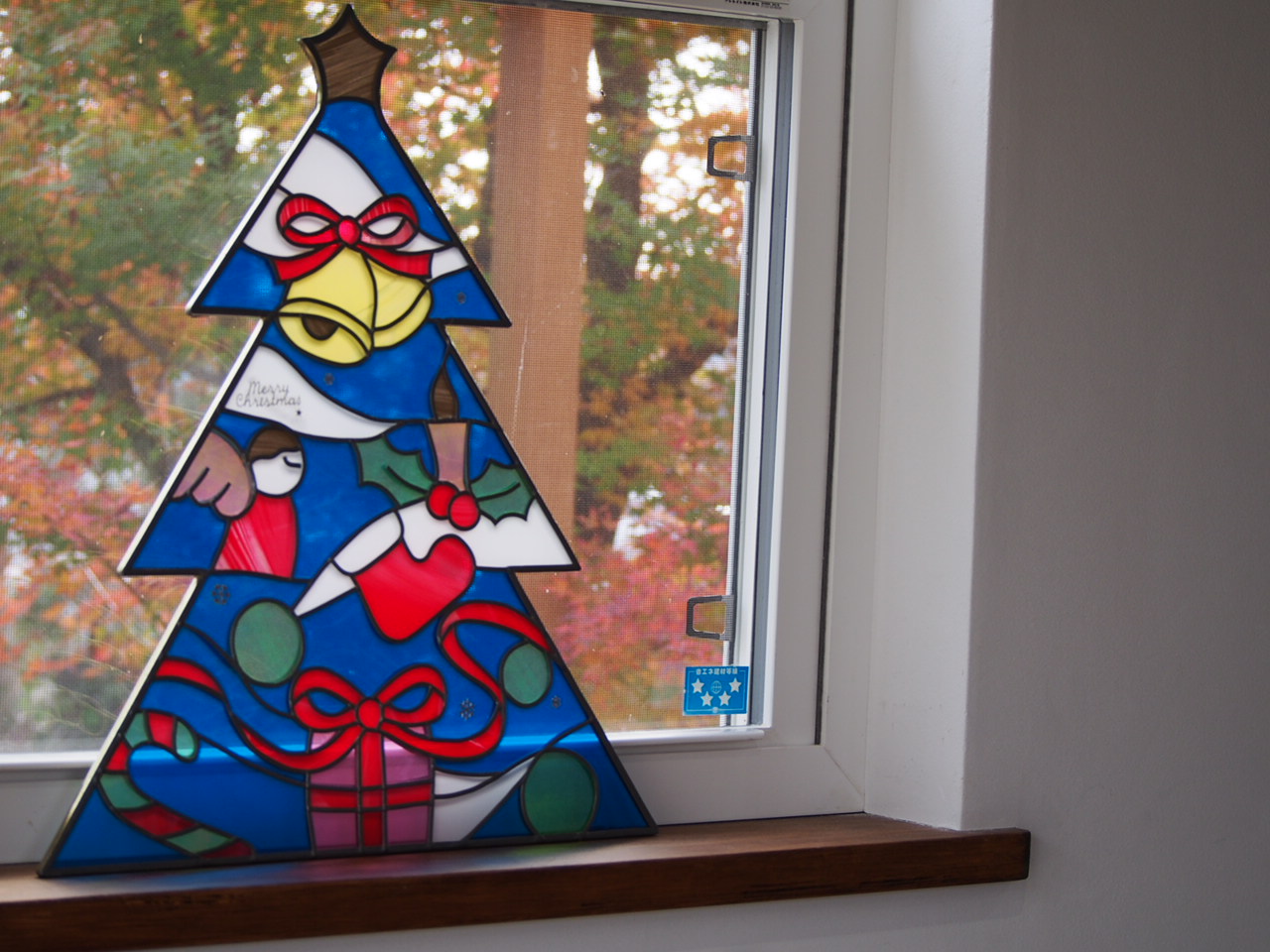 クリスマスはグラスアートで華やかに！作品事例も紹介します